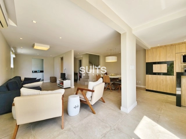 Excelente casa à venda no condomínio Páteo Marbella