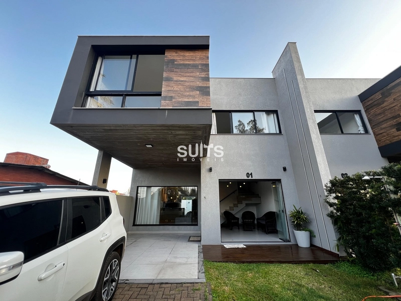 Excelente duplex à venda no Centro