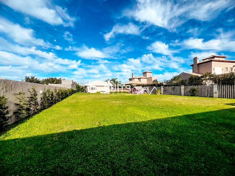 Excelente casa com 02 terrenos à venda em Atlântida: 39ª foto da galeria de imagens do imóvel