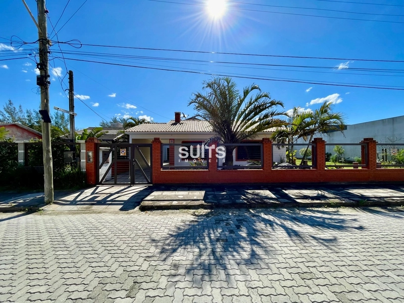 Excelente casa à venda na Noiva do Mar