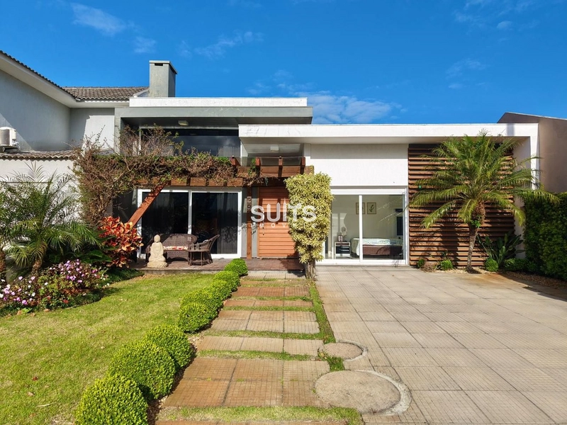 Excelente casa térrea à venda no condomínio Condado de Capão