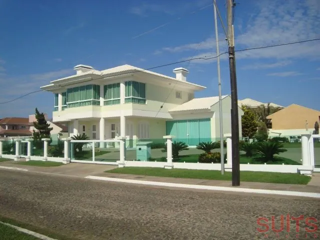 Excelente sobrado em Atlântida