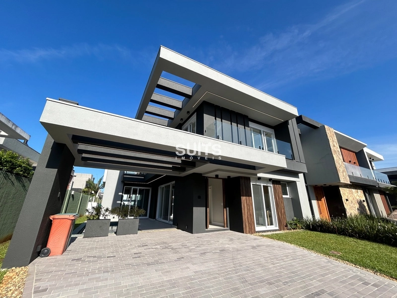 Excelente sobrado à venda no Sunset