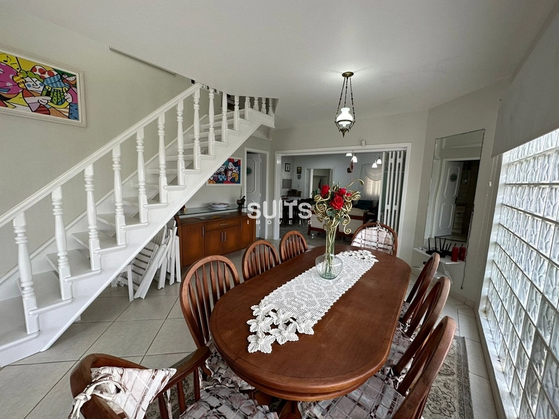 Excelente Sobrado á poucos metros do mar em Rainha do mar: 9ª foto da galeria de imagens do imóvel