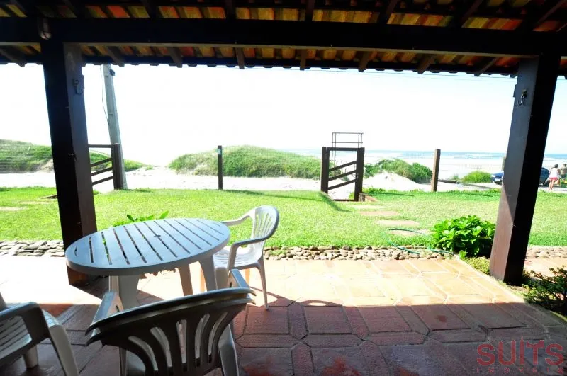 Excelente sobrado beira mar no centro de Xangri-Lá: 5ª foto da galeria de imagens do imóvel