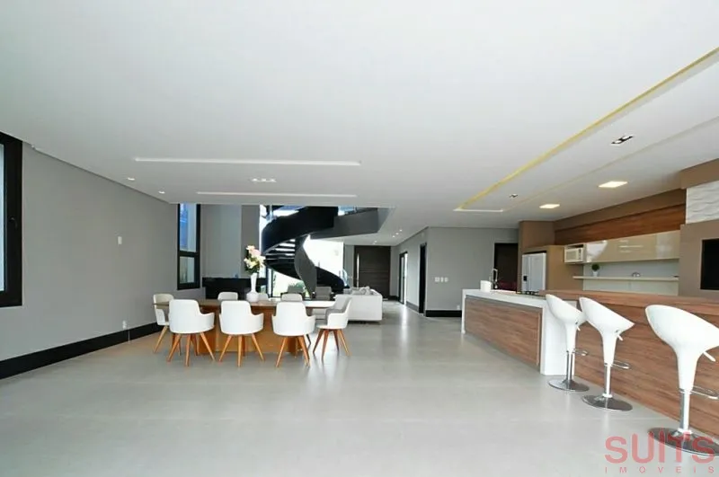 Excelente sobrado beira-lago no Condomínio Enseada: 11ª foto da galeria de imagens do imóvel