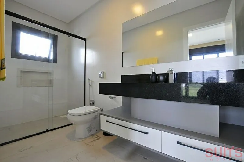 Excelente sobrado beira-lago no Condomínio Enseada: 16ª foto da galeria de imagens do imóvel