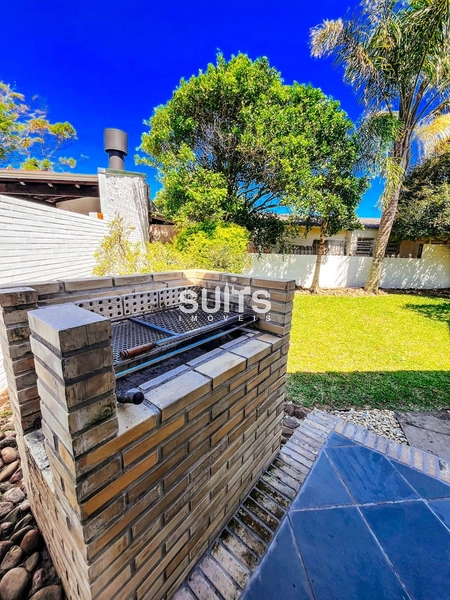 Lindo sobrado  em Atlântida: 2ª foto da galeria de imagens do imóvel