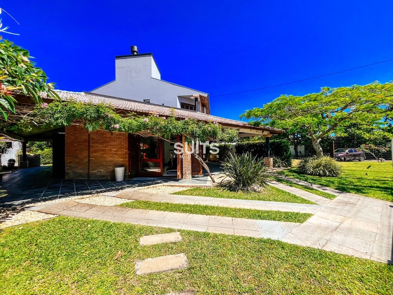 Lindo sobrado  em Atlântida: 9ª foto da galeria de imagens do imóvel