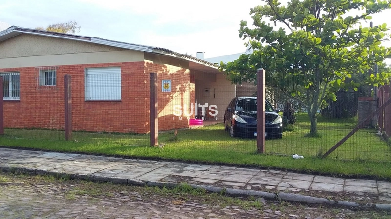 Casa em terreno de esquina no Centro de Xangri-Lá