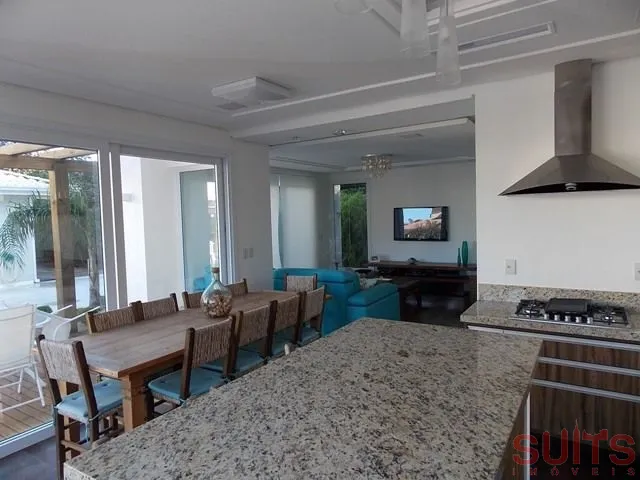 Belíssimo sobrado com 2 terrenos no condomínio Porto Coronado: 27ª foto da galeria de imagens do imóvel