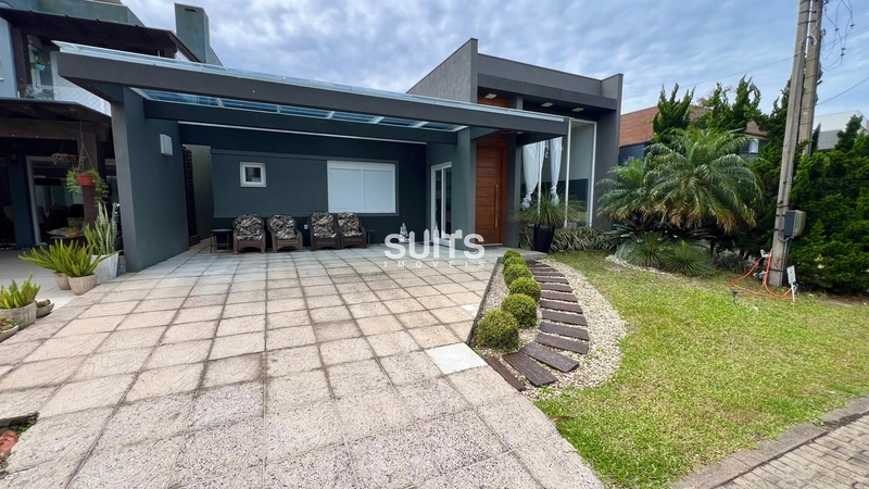 Excelente casa no condomínio Las Palmas
