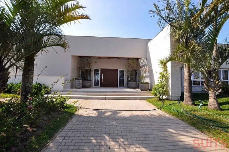 Excelente Casa no Condomínio Páteo Marbella