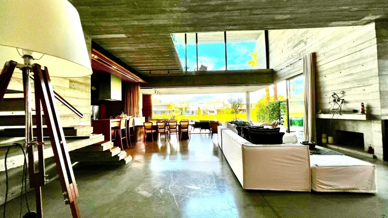 Sobrado beira lago mobiliado e decorado no Condomínio Enseada.: 7ª foto da galeria de imagens do imóvel