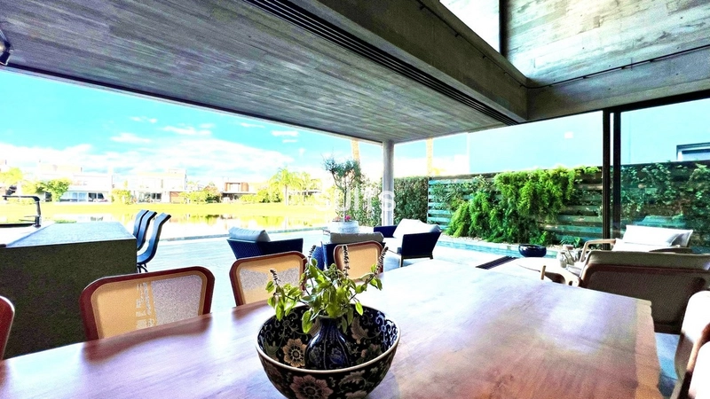 Sobrado beira lago mobiliado e decorado no Condomínio Enseada.: 15ª foto da galeria de imagens do imóvel