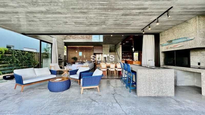 Sobrado beira lago mobiliado e decorado no Condomínio Enseada.: 3ª foto da galeria de imagens do imóvel