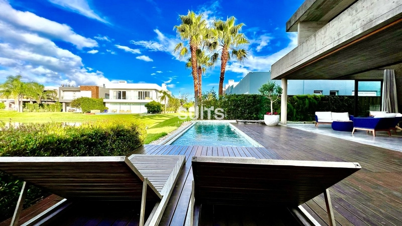 Sobrado beira lago mobiliado e decorado no Condomínio Enseada.: 17ª foto da galeria de imagens do imóvel