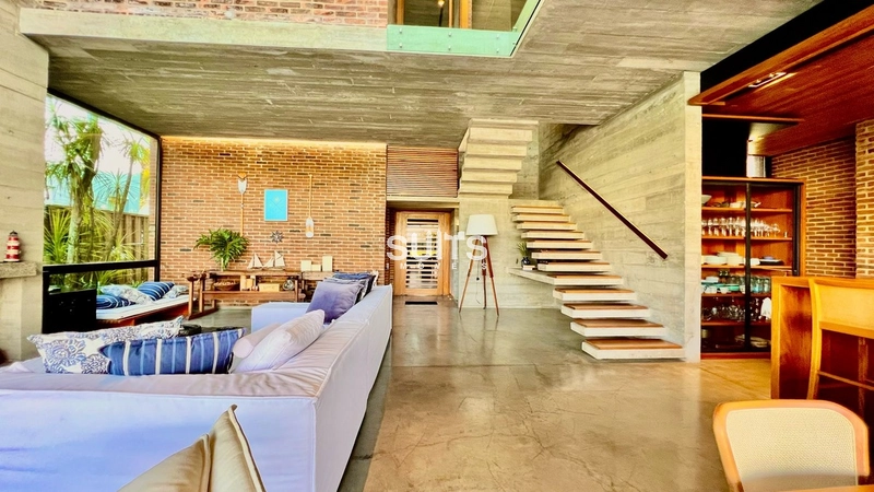 Sobrado beira lago mobiliado e decorado no Condomínio Enseada.: 6ª foto da galeria de imagens do imóvel