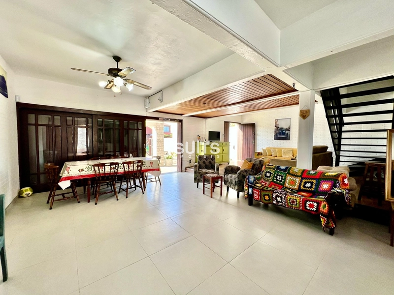 Excelente sobrado à venda próximo ao mar na praia de Rainha do mar: 24ª foto da galeria de imagens do imóvel