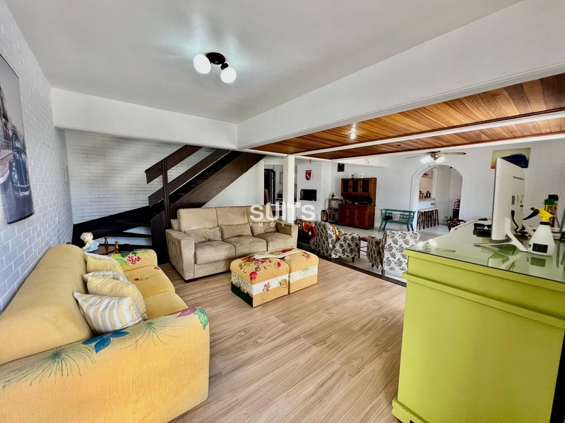 Excelente sobrado à venda próximo ao mar na praia de Rainha do mar: 10ª foto da galeria de imagens do imóvel