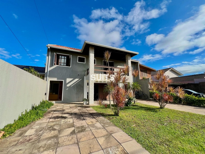 Excelente sobrado à venda próximo ao mar na praia de Rainha do mar: 2ª foto da galeria de imagens do imóvel