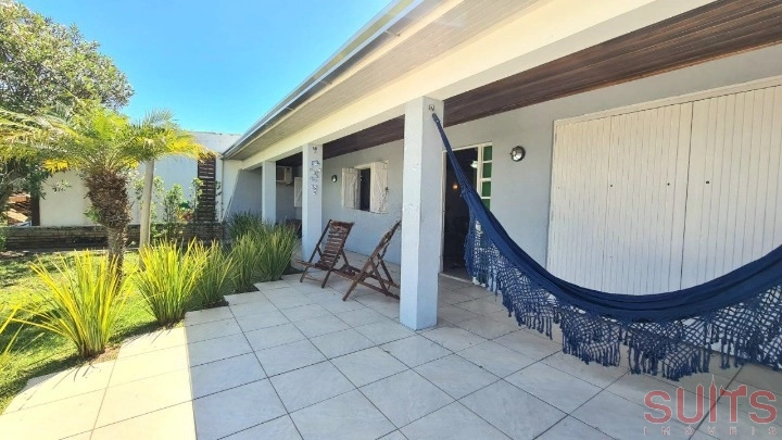 Ótima casa próxima do mar no Centro da praia de Xangri-Lá: 2ª foto da galeria de imagens do imóvel