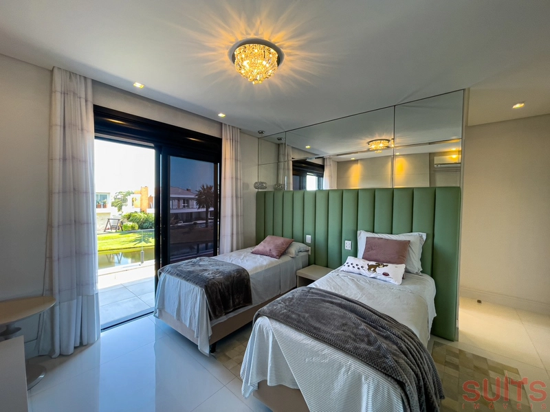 Excelente sobrado beira lago no condomínio Enseada: 35ª foto da galeria de imagens do imóvel