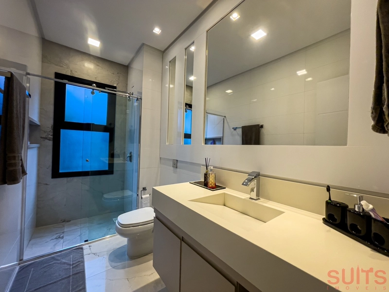 Excelente sobrado beira lago no condomínio Enseada: 25ª foto da galeria de imagens do imóvel