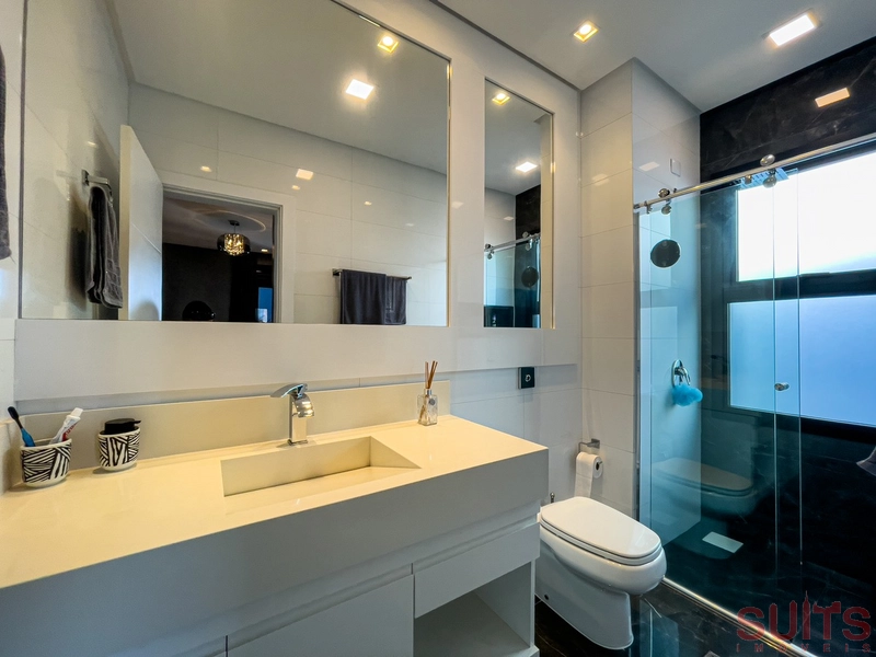 Excelente sobrado beira lago no condomínio Enseada: 32ª foto da galeria de imagens do imóvel