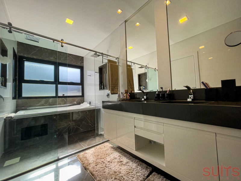 Excelente sobrado beira lago no condomínio Enseada: 42ª foto da galeria de imagens do imóvel