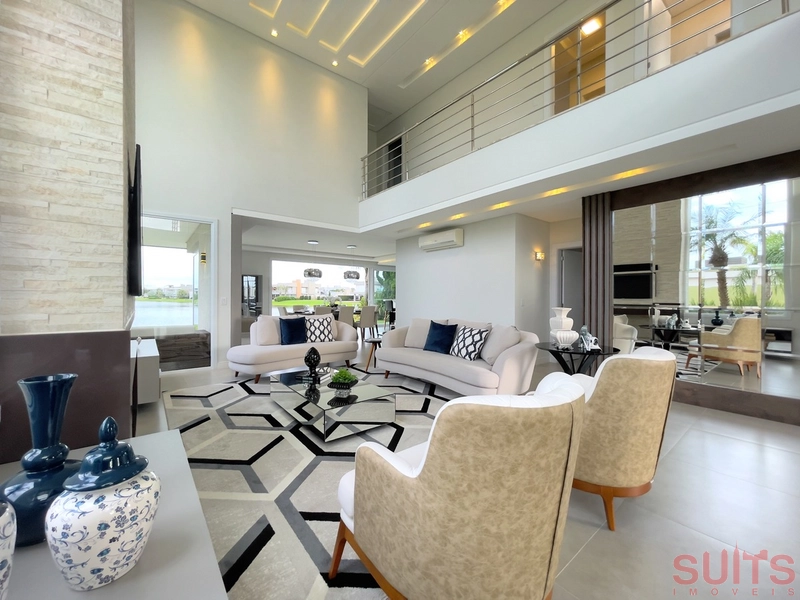 Lindo sobrado beira-lago no Condomínio Enseada: 4ª foto da galeria de imagens do imóvel