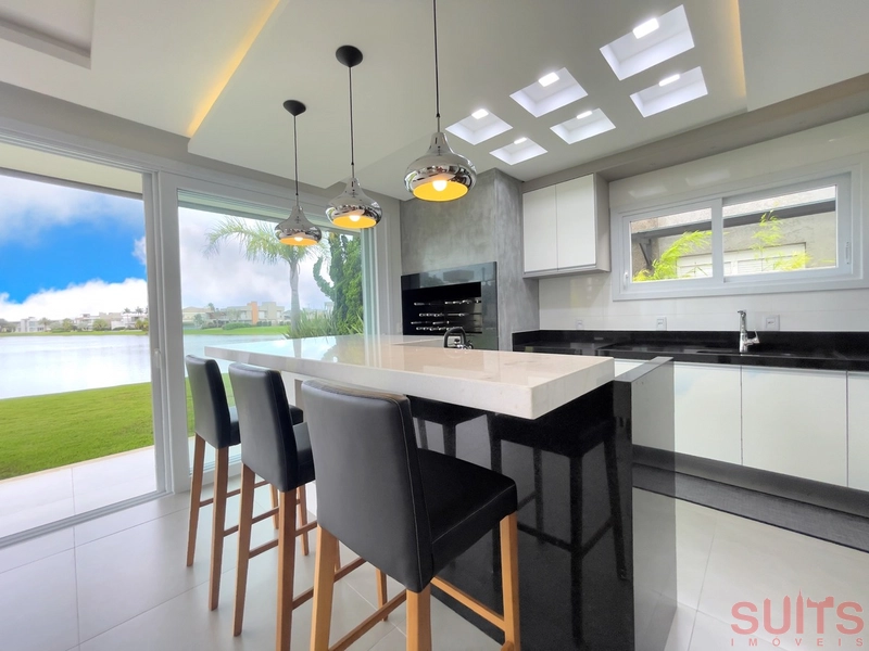 Lindo sobrado beira-lago no Condomínio Enseada: 18ª foto da galeria de imagens do imóvel