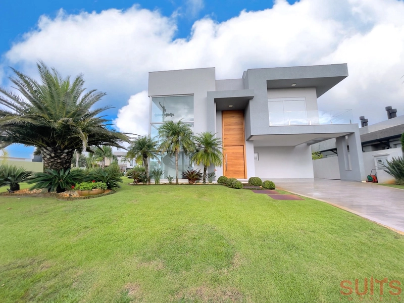 Lindo sobrado beira-lago no Condomínio Enseada: 2ª foto da galeria de imagens do imóvel