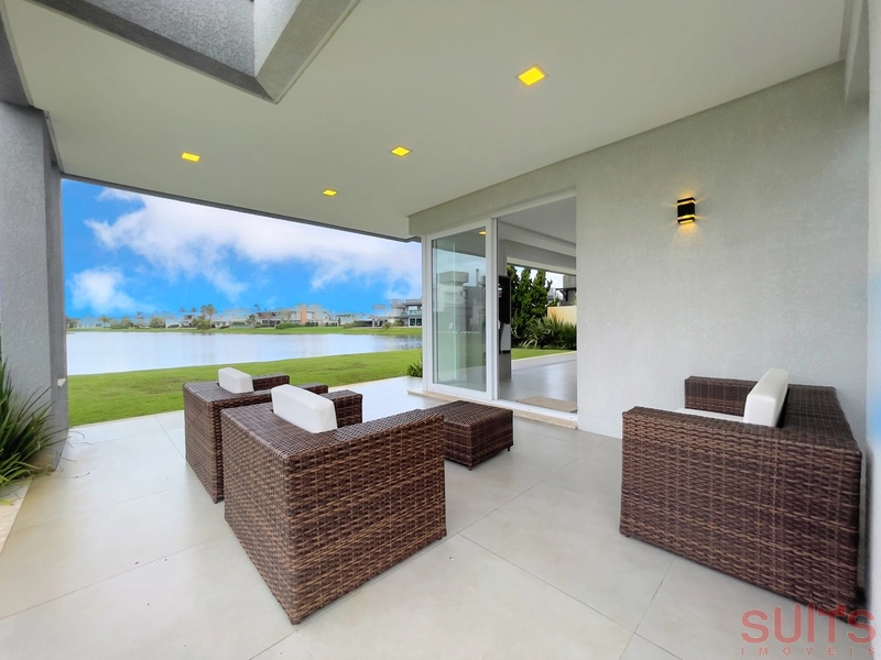 Lindo sobrado beira-lago no Condomínio Enseada: 26ª foto da galeria de imagens do imóvel