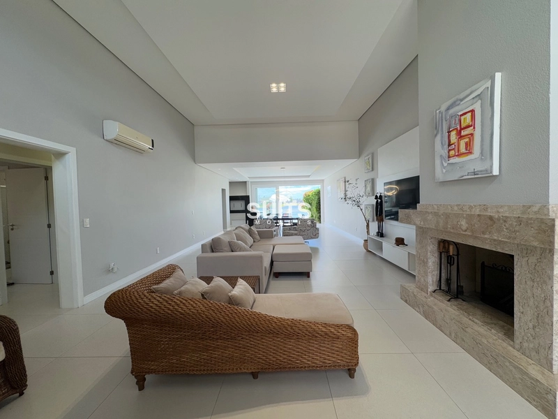 Linda casa no condomínio Riviera: 5ª foto da galeria de imagens do imóvel