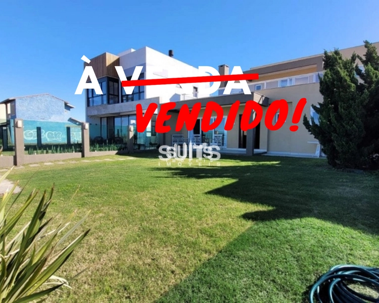 Excelente Sobrado na Beira Mar na praia de Rainha do Mar em Xangri-Lá