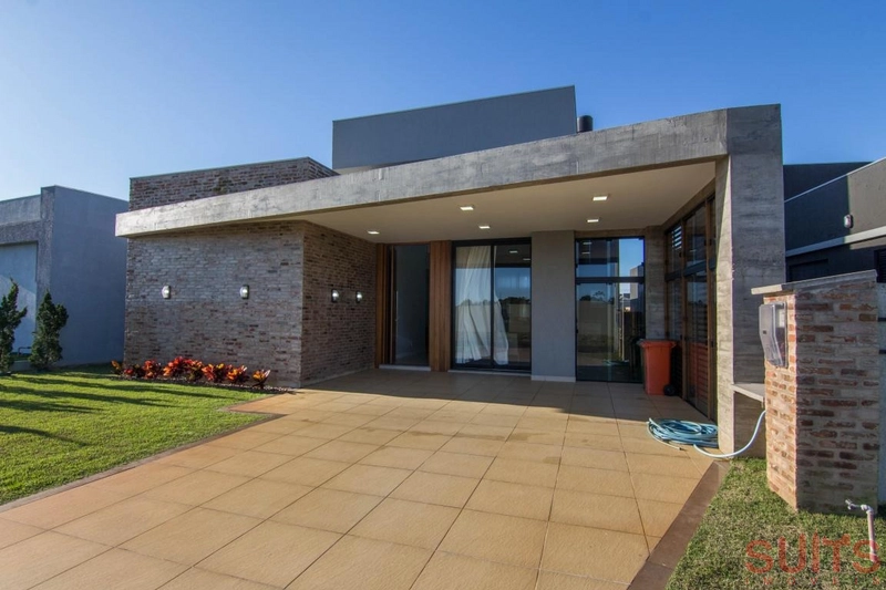 Excelente casa com linda vista no Condomínio Riviera: 4ª foto da galeria de imagens do imóvel