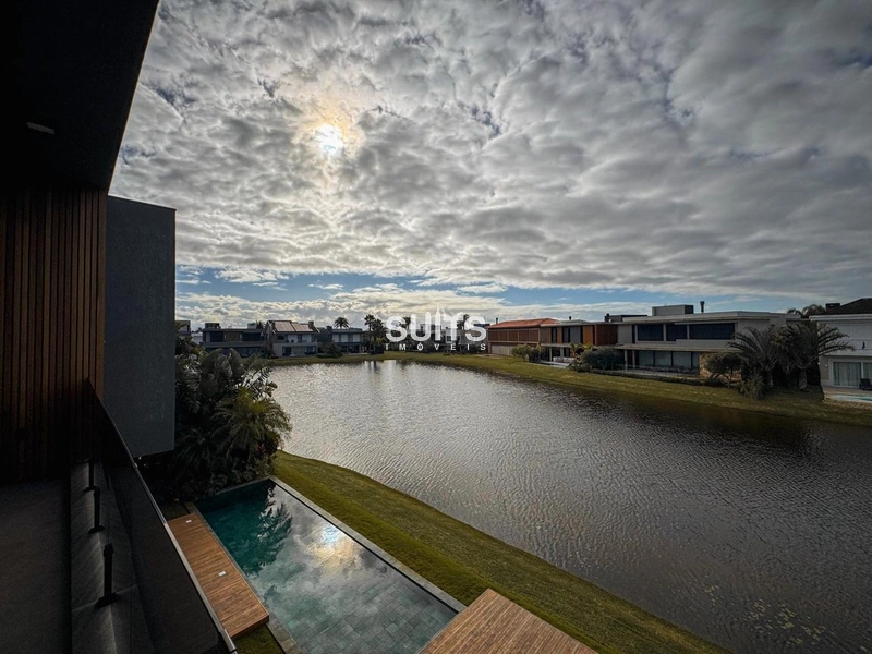 Excelente casa beira lago no condomínio Enseada: 24ª foto da galeria de imagens do imóvel