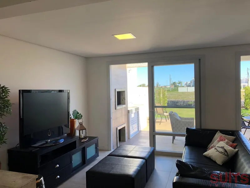 Excelente casa no Condomínio Páteo Marbella