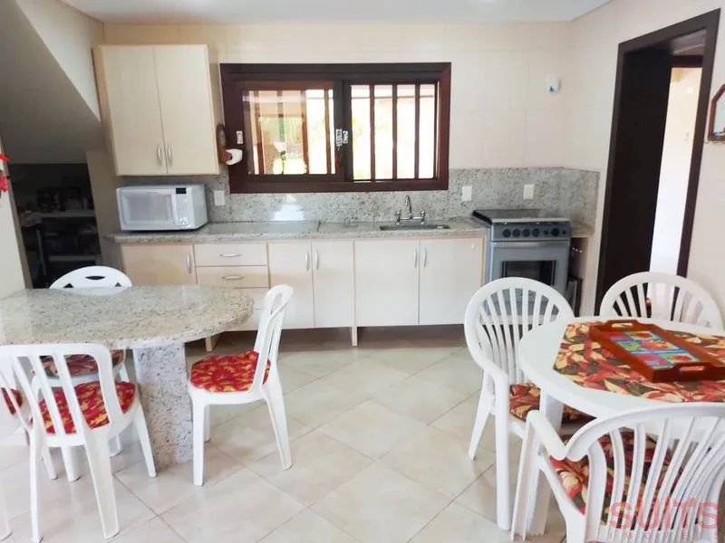 Excelente sobrado na avenida principal do Centro de Xangri-Lá: 13ª foto da galeria de imagens do imóvel