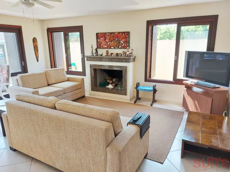 Excelente sobrado na avenida principal do Centro de Xangri-Lá: 7ª foto da galeria de imagens do imóvel