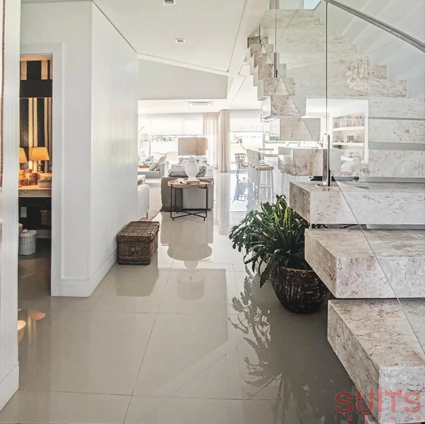 Belíssimo sobrado beira lago à venda no condomínio Enseada: 81ª foto da galeria de imagens do imóvel