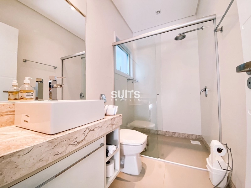 Belíssimo sobrado beira lago à venda no condomínio Enseada: 36ª foto da galeria de imagens do imóvel