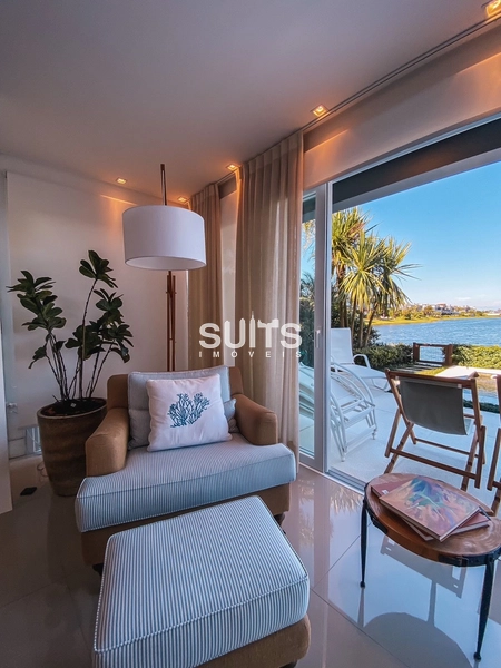 Belíssimo sobrado beira lago à venda no condomínio Enseada: 7ª foto da galeria de imagens do imóvel