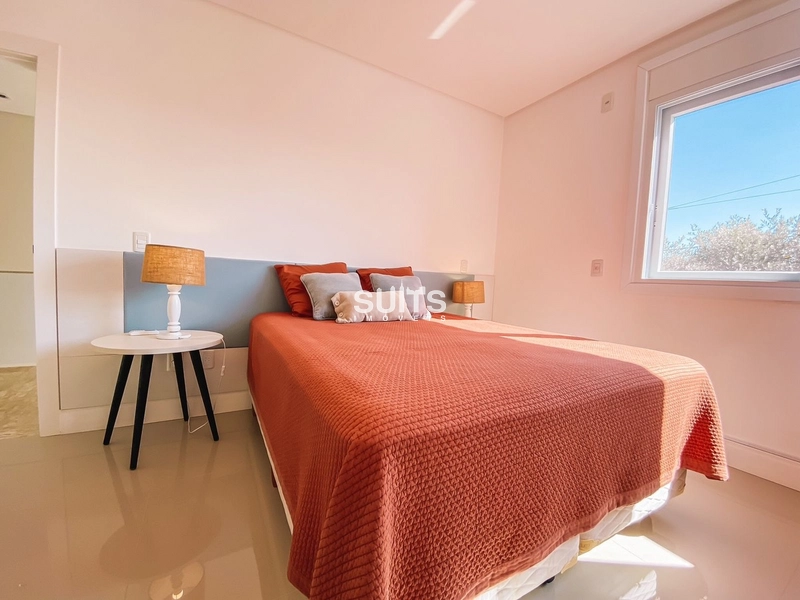 Belíssimo sobrado beira lago à venda no condomínio Enseada: 43ª foto da galeria de imagens do imóvel