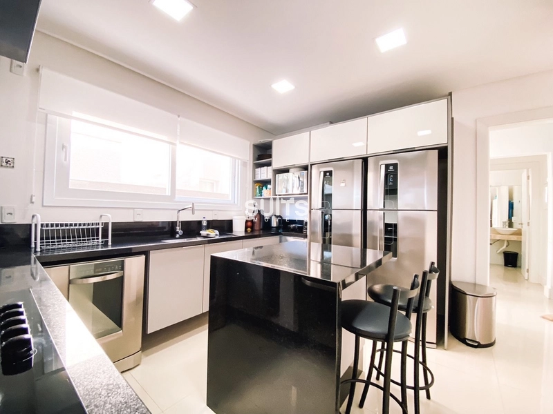 Belíssimo sobrado beira lago à venda no condomínio Enseada: 64ª foto da galeria de imagens do imóvel