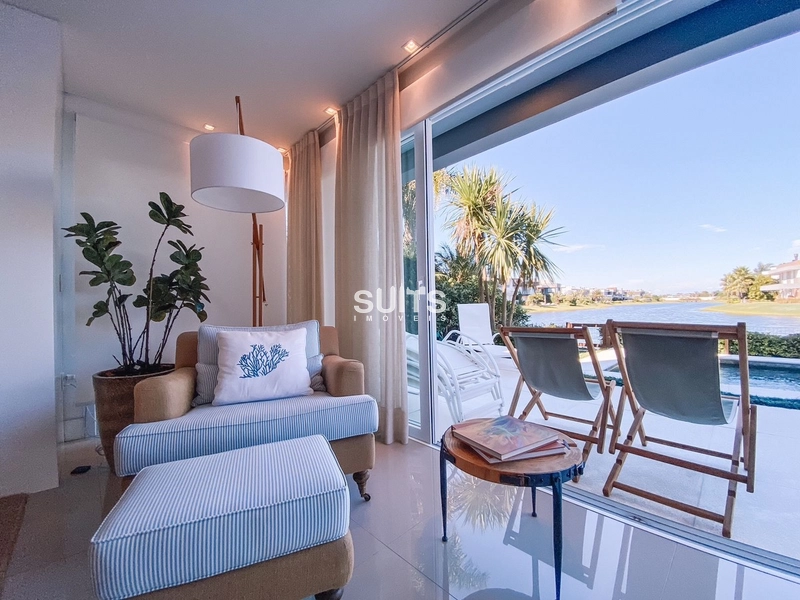 Belíssimo sobrado beira lago à venda no condomínio Enseada: 21ª foto da galeria de imagens do imóvel