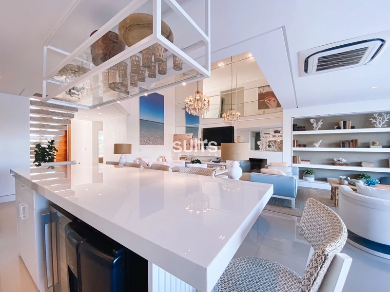 Belíssimo sobrado beira lago à venda no condomínio Enseada: 9ª foto da galeria de imagens do imóvel