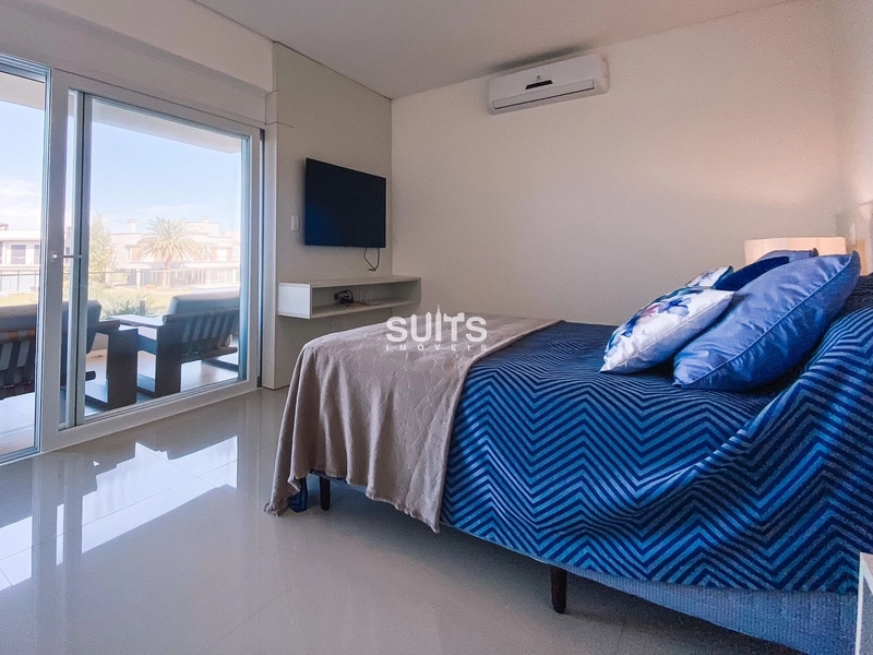 Belíssimo sobrado beira lago à venda no condomínio Enseada: 72ª foto da galeria de imagens do imóvel