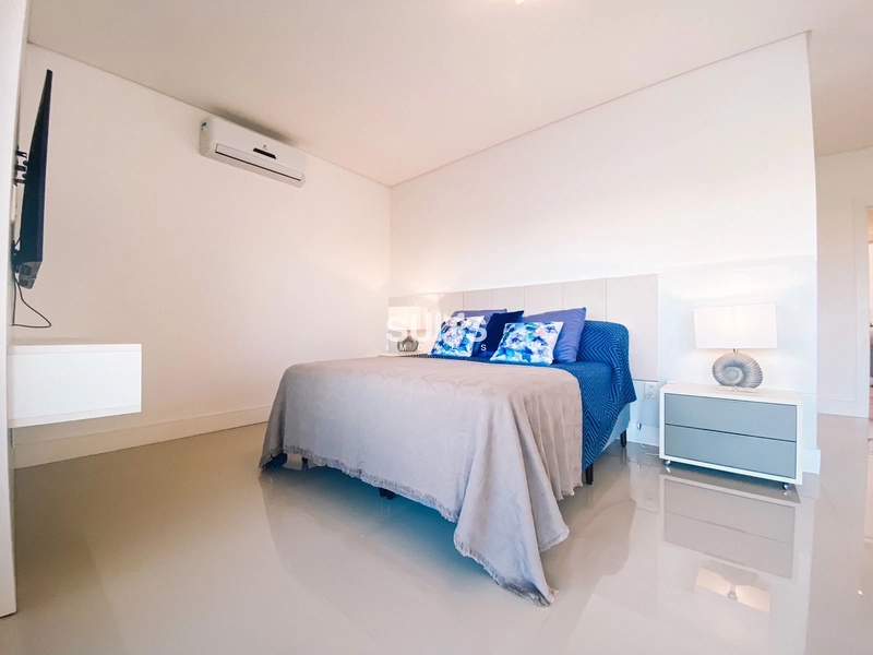 Belíssimo sobrado beira lago à venda no condomínio Enseada: 71ª foto da galeria de imagens do imóvel